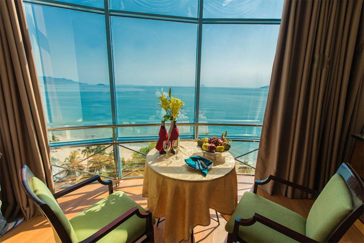 Yasaka Saigon Nha Trang Hotel & Spa Kültér fotó